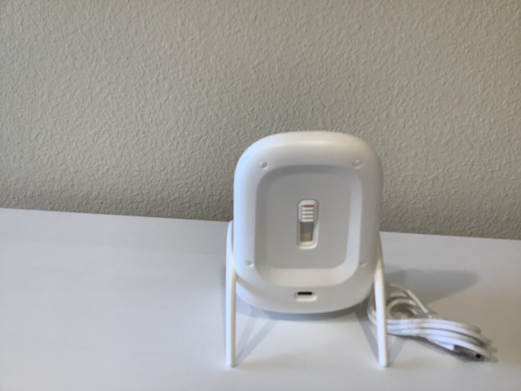 Mini Charger for iPhone and android. That can also decorate you bedroom.